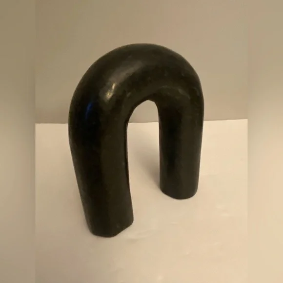 Black Marble Arches - Picture 4 of 4